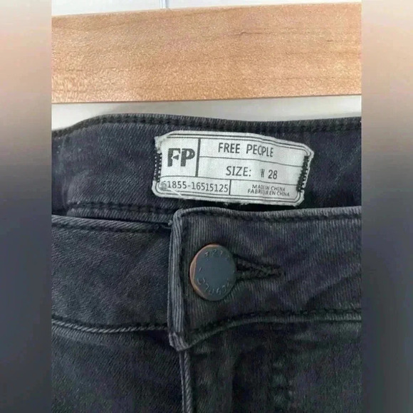 Free People Groovy 70s Style Low Rise Super Flare Bell Bottoms Raw Hem size 28 - Picture 2 of 3